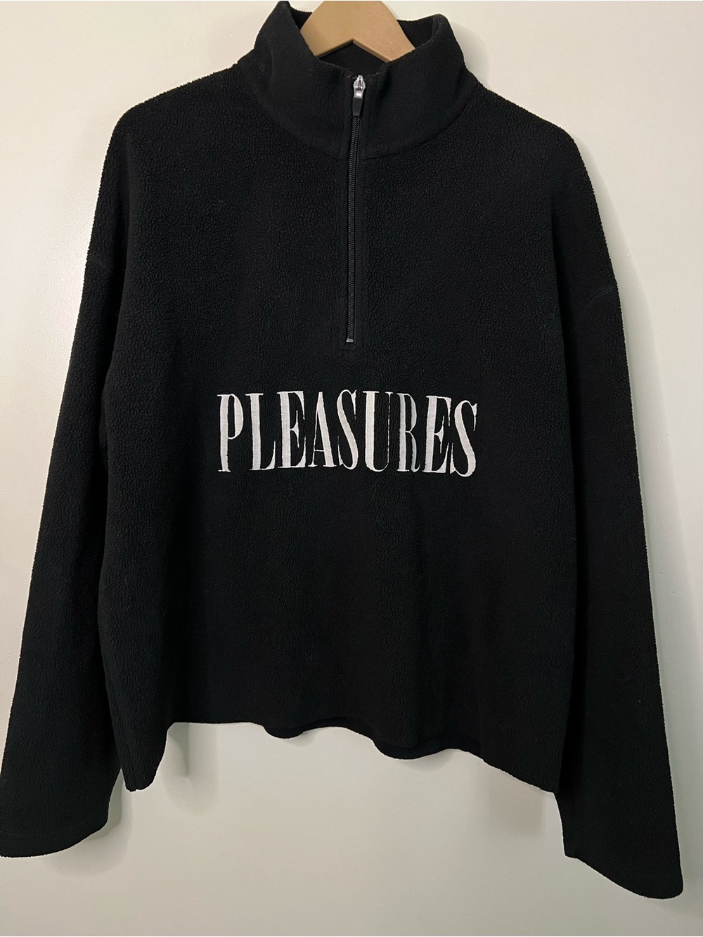 PLEASURES Onyx Half Zip Polar Fleece Black Size L *CROPPED*